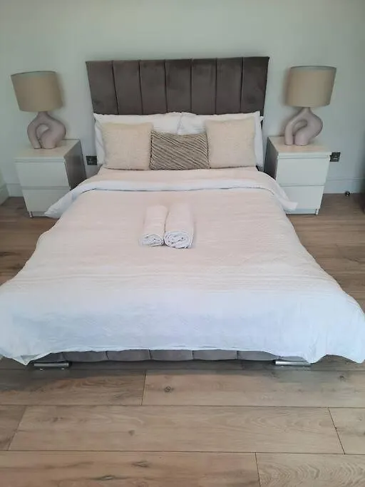 Luxury Kingsize Room In London Catford 0*,  United Kingdom